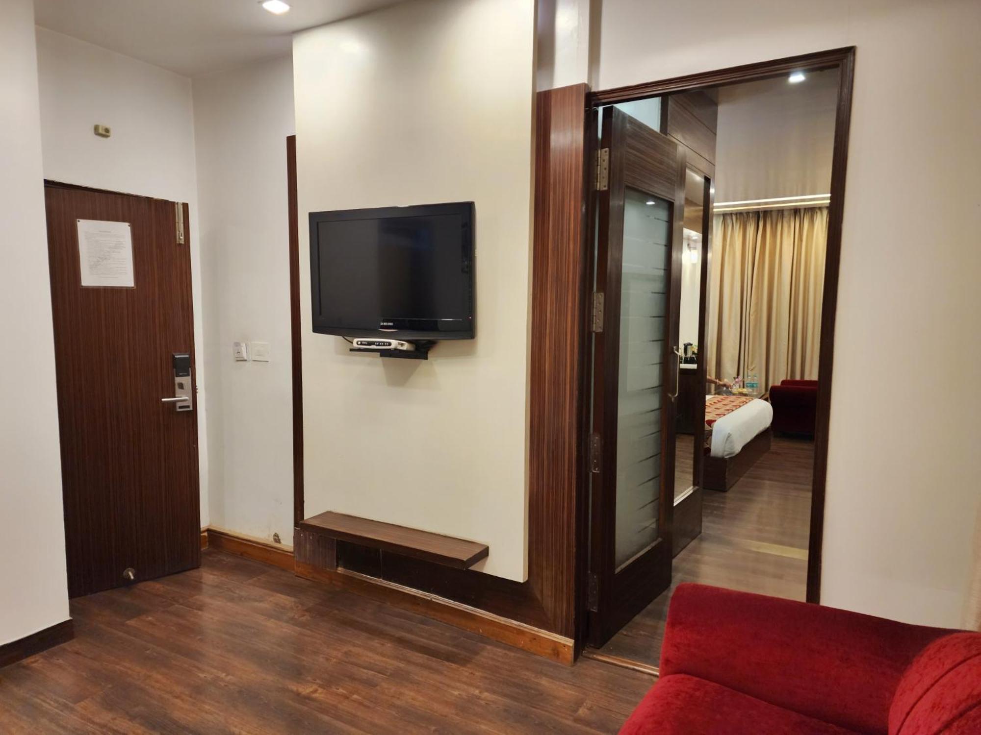 Hotel Surya Shimla Bagian luar foto