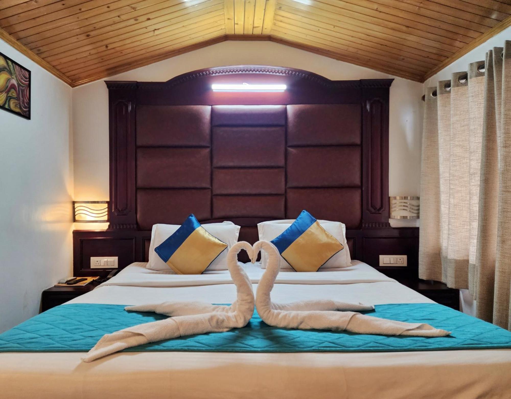 Hotel Surya Shimla Bagian luar foto