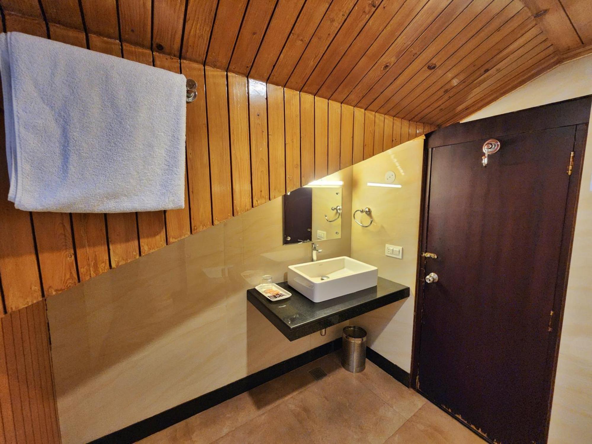Hotel Surya Shimla Bagian luar foto
