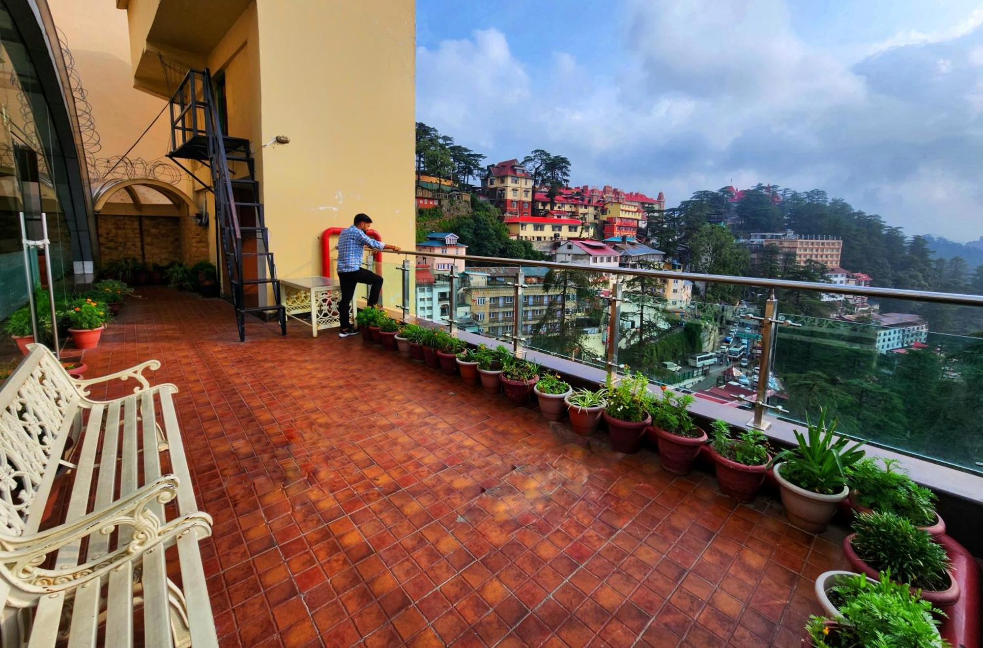 Hotel Surya Shimla Bagian luar foto